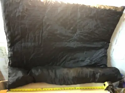 Egg carton pad with three pillows