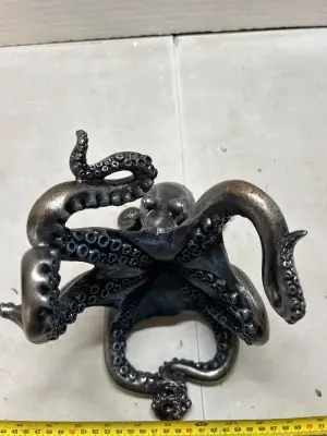 octopus figurine