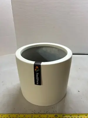 flower plot with drain plug