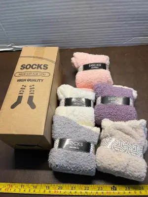 2ct 5pack of women’s fuzzy socks