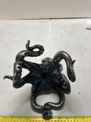 octopus wine holder
