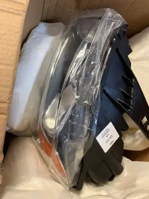 headlight (unknown vehicle)