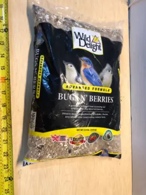 4.5LB bugs and berries bird feed