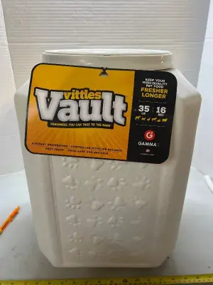 Air tie, pet food container 35 pounds