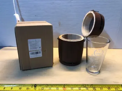 2 boxes vintage beer glasses