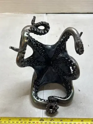 octopus wine holder