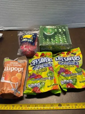 variety candy’s (in date)