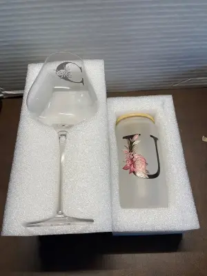 wine glass letter C & letter U glass cup with a lid