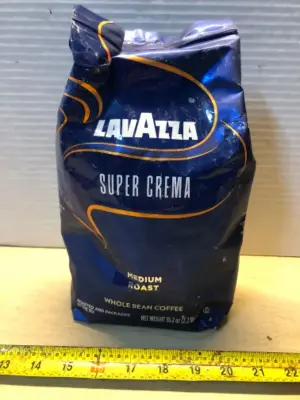 Lavazza super crema whole bean coffee exp:05/30/2027