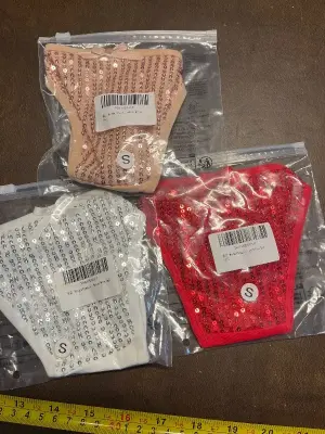 3ct woman’s thongs small