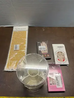 3ct press on nails, spinning makeup organizer, gold gems