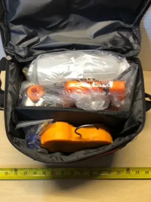 New 110v 60hz vacuum pump and carrying case