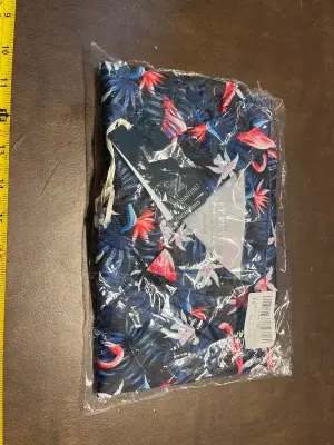 men’s Hawaiian small size summer button