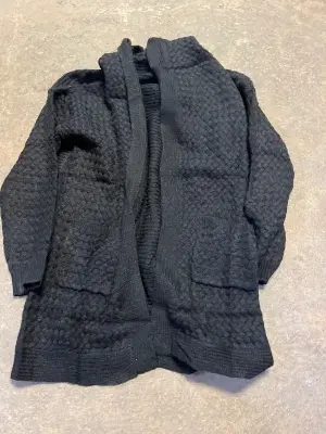 medium size cardigan with hood