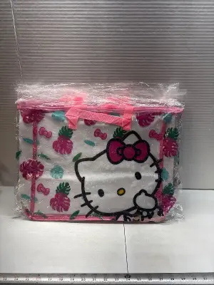 (4) Hello kitty tote bags