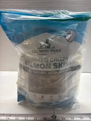 Salmon skins dog treats exp:02/27