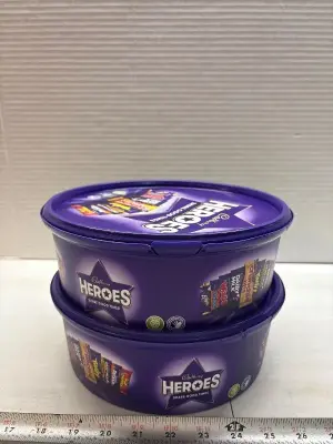 2pk Cadbury hero’s chocolates exp:03/26