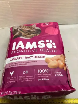 7 pounds of urinary tract health cat food