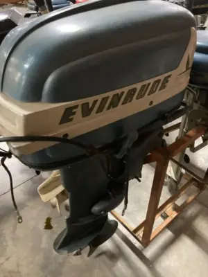 Evinrude Aquasonic Outboard Motor (Possibly Locked up)