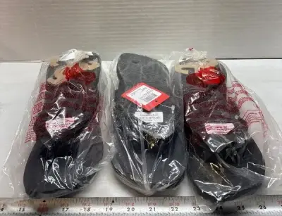(3) Size 7/8 women’s Havaians flip flops