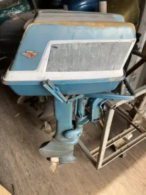 Evinrude Fisherman 5.5 HP Outboard Motor