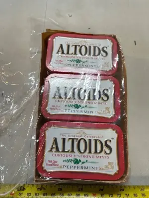 six pack of peppermint Altoids