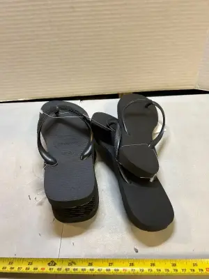 to count flip-flops size 7:8 women’s size 9/10 women’s