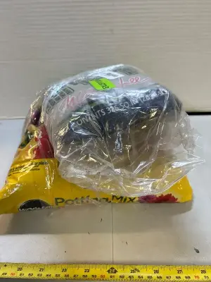 8 quarts of potty mix and 325 in.² of sheet moss