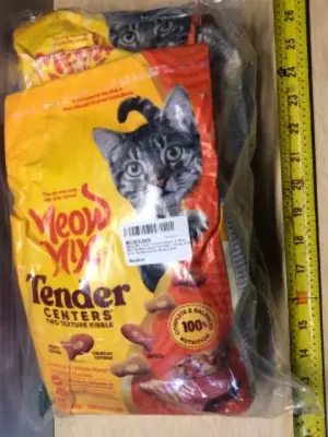 2 bags 3lb meow mix tender cut cat food exp:05/16/2027