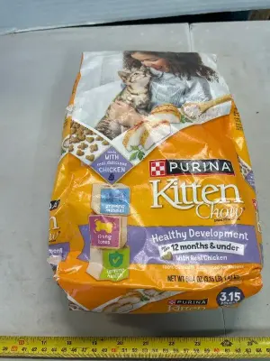 3 pounds of Purina kitten chow