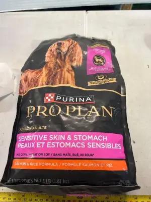 4 pound bag of Purina pro plan adult dog food