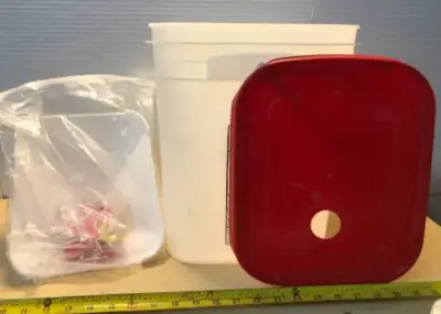 Rent a coop bucket with lid