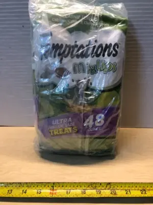 3lb temptations mix ups cat treats exp:06/08/2027