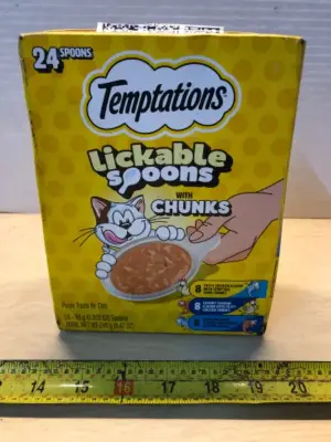 Temptations lickable spoons 24spoons exp:09/08/2027