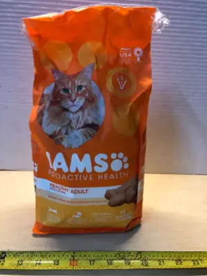 3.5lb Iams healthy adult cat food exp:05/14/2027