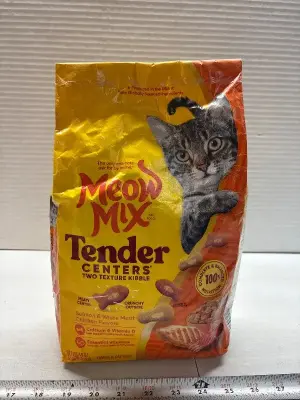 3LB Meow mix exp:05/27