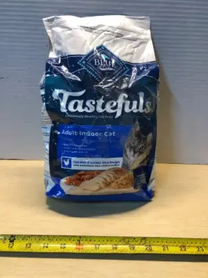 7lb blue buffalo tastefuls adult cat food (opened) exp:4/26/27