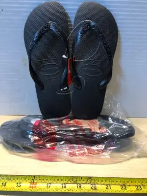 2 pair size 9/10 havaianas flip flops