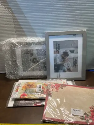 60 sheet Christmas stationery paper ,2ct diamond painting, 2ct picture frame