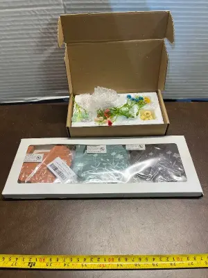 3pcs wood table decor, 8ct artificial flowers, and magnet holders