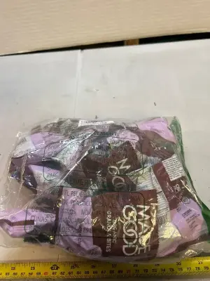 A lot of organic chocolate chip granola bites