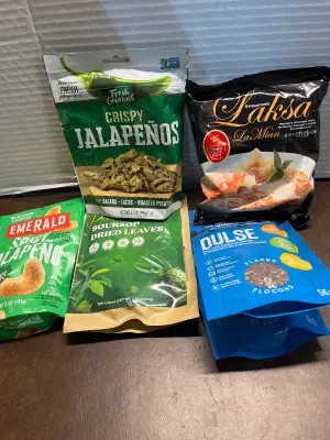 spicy jalapeño cashews, soursop dried leaves , 2ct  dulse laksa