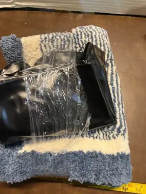 rug & 2ct water bags