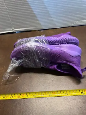 9-9.5 size women’s tennis shoes