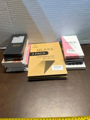 2ct screen protectors , 10ct phone cases