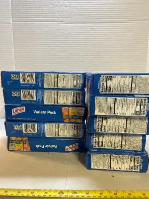 8 pack variety, sandwich, crackers 01/24:26