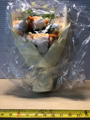 Mother’s Day yellow knit flowers