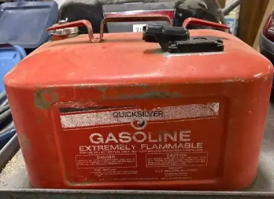 Quicksilver 6gal metal gas can