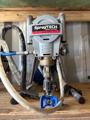 Spray tech piston pump paint sprayer
