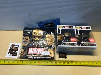 XL Funko Tshirt iron man and captain America bobble heads